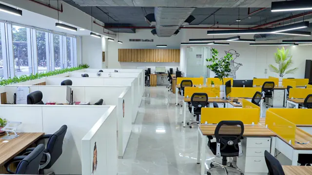 Open-plan office corridor (photograph)